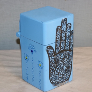 blue-hand-box-1