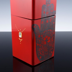 red-henna-hand-box-1